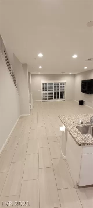 Photo #4: 2352187 Listing 