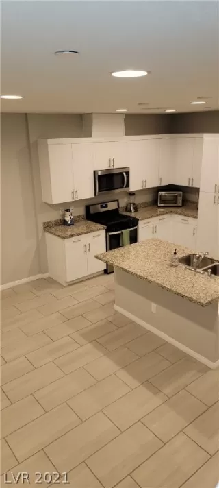 Photo #5: 2352187 Listing 