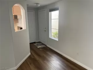 Photo #2: 2352192 Listing