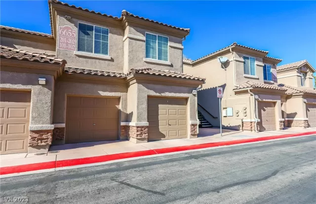 MLS: 2352248 Condo For Sale