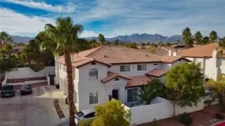 Photo #1: 2352252 Listing