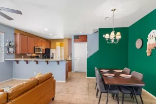 Photo #2: 2352256 Listing