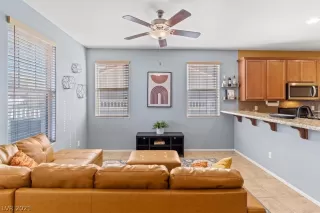 Photo #3: 2352256 Listing