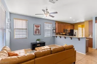 Photo #4: 2352256 Listing