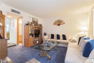 Photo #5: 2352266 Listing 