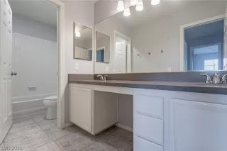 Photo #3: 2352267 Listing