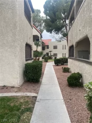 Photo #1: 2352279 Listing