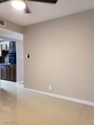 Photo #3: 2352283 Listing