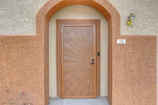 Photo #3: 2352295 Listing