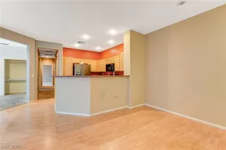 Photo #6: 2352295 Listing