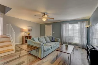 Photo #4: 2352301 Listing 