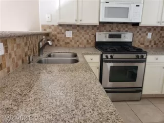 Photo #6: 2352306 Listing 