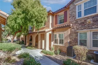 Photo #2: 2352319 Listing