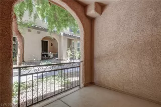 Photo #3: 2352319 Listing