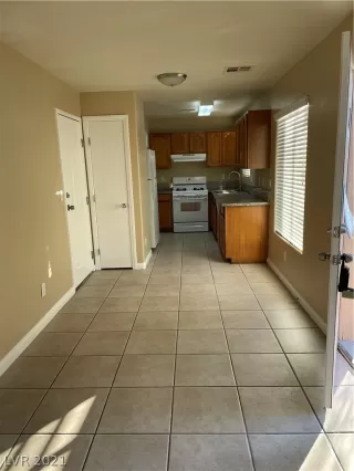 Photo #3: 2352328 Listing 