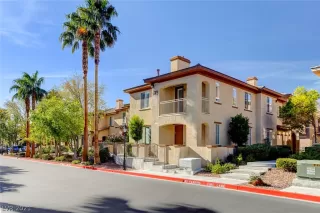 Photo #2: 2352352 Listing