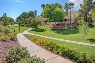 Photo #2: 2352359 Listing