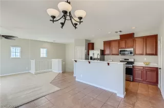 Photo #3: 2352363 Listing