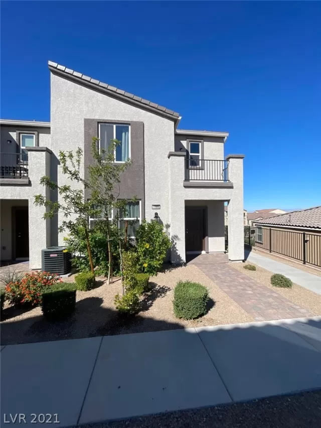 MLS: 2352368 Condo For Sale