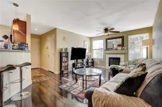 Photo #2: 2352369 Listing