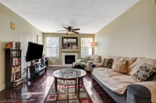 Photo #3: 2352369 Listing