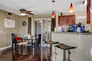 Photo #6: 2352369 Listing