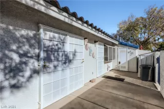 Photo #2: 2352431 Listing