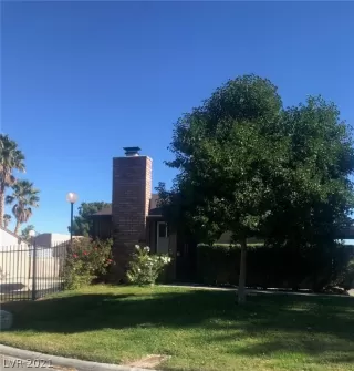 Photo #1: 2352476 Listing