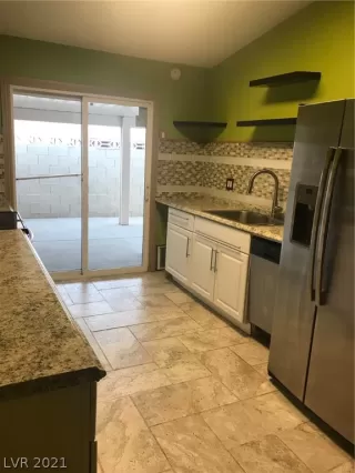 Photo #5: 2352476 Listing