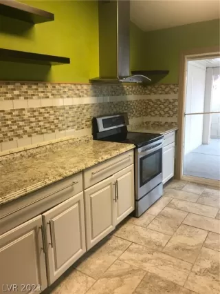 Photo #6: 2352476 Listing