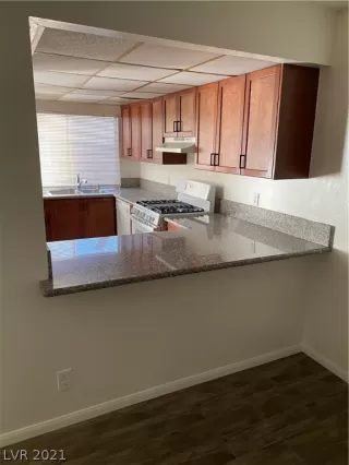 Photo #2: 2352483 Listing