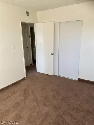 Photo #5: 2352483 Listing