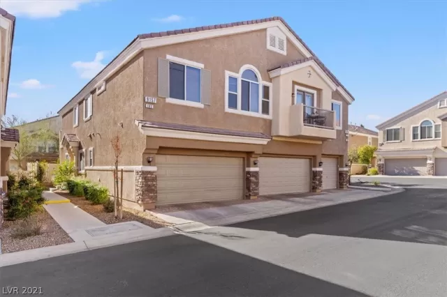 MLS: 2352518 Condo For Sale