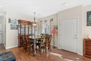 Photo #6: 2352518 Listing