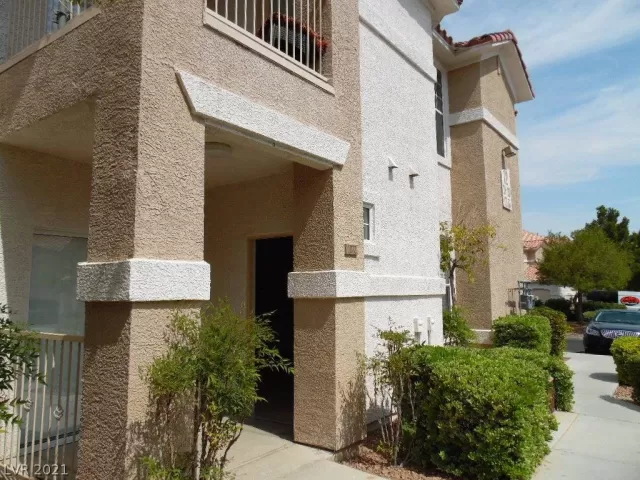 MLS: 2352522 Condo For Sale