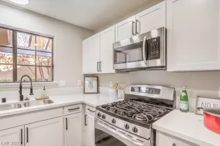 Photo #2: 2352523 Listing