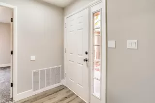 Photo #5: 2352523 Listing