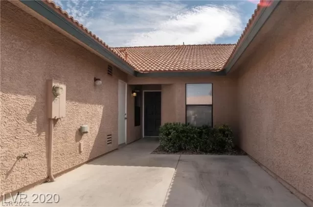 MLS: 2352538 Condo For Sale