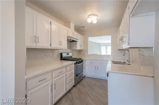 Photo #5: 2352538 Listing