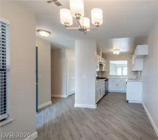 Photo #6: 2352538 Listing