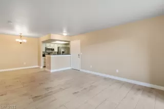 Photo #3: 2352542 Listing