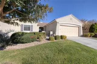 Photo #1: 2352547 Listing