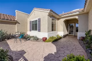 Photo #3: 2352547 Listing