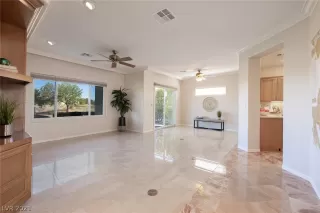 Photo #6: 2352547 Listing