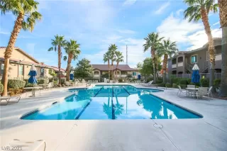 Photo #4: 2352554 Listing