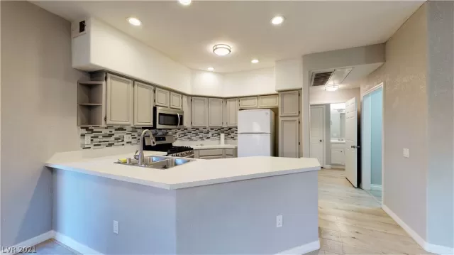 MLS: 2352636 Condo For Sale