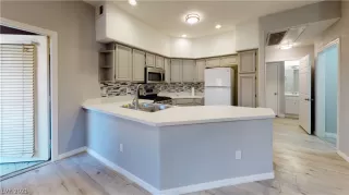 Photo #1: 2352636 Listing