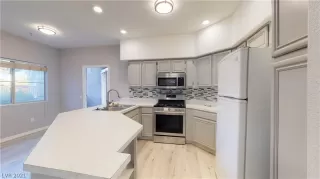 Photo #2: 2352636 Listing