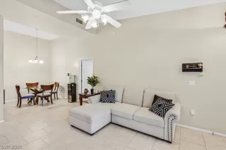 Photo #5: 2352649 Listing