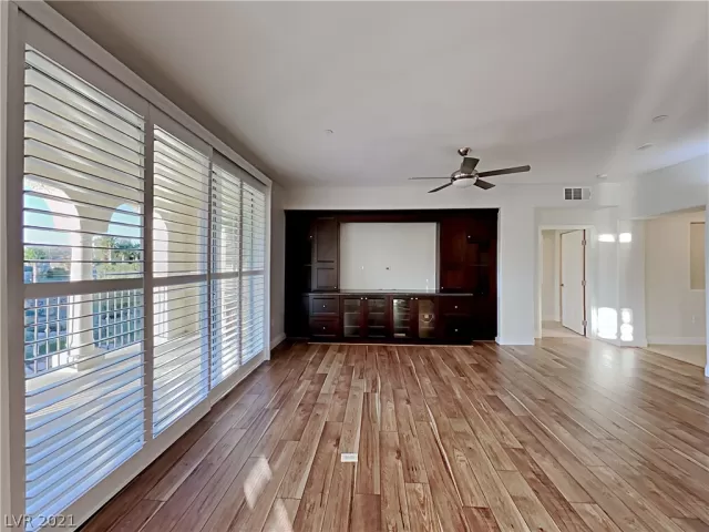 MLS: 2352655 Condo For Sale